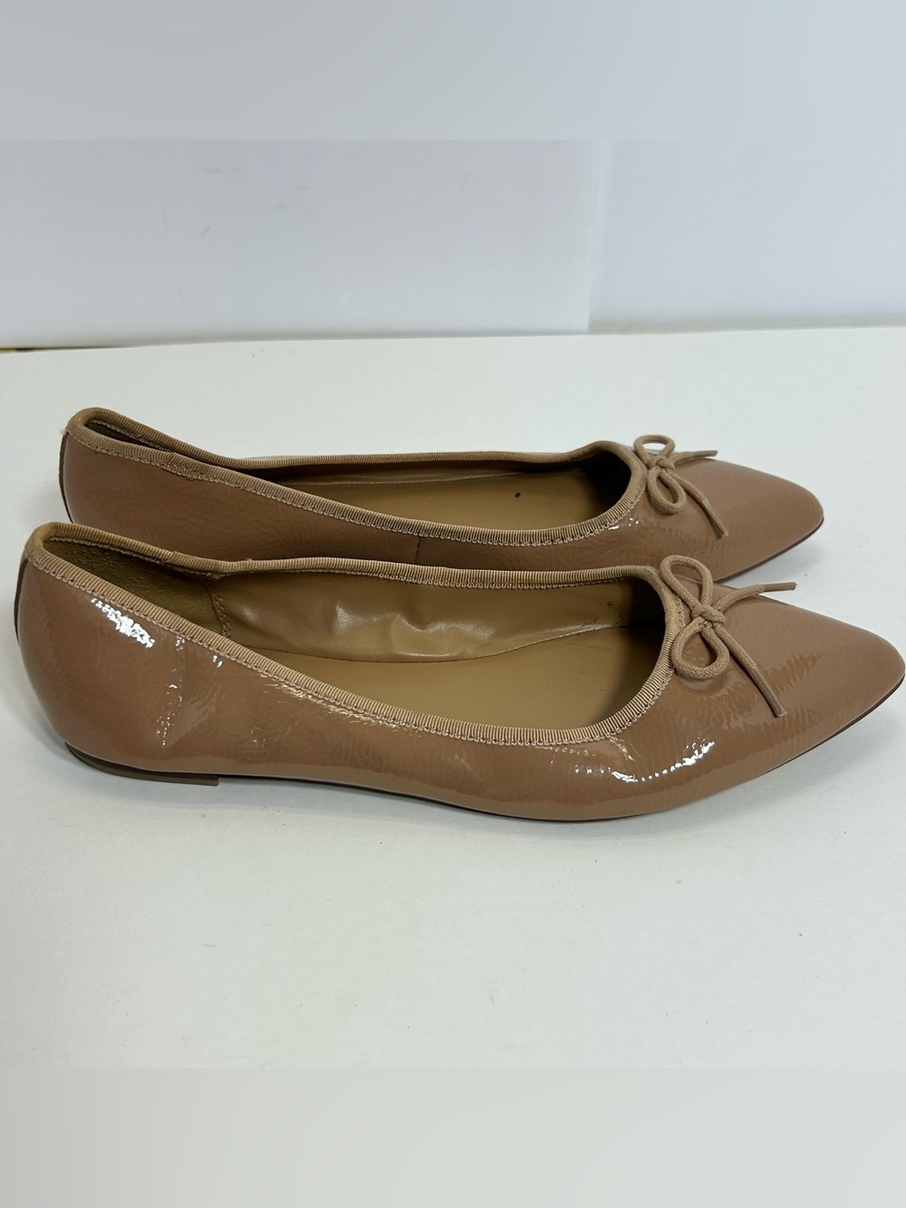 Banana Republic Classic Patent Leather Ballet Flats size 8 Nude Tan Beige